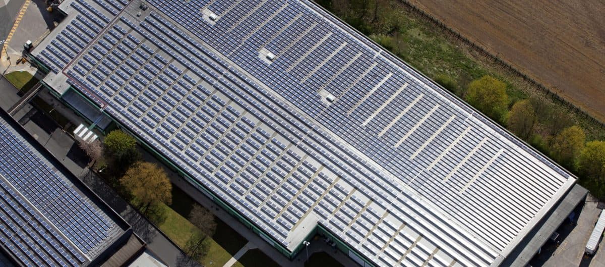 Commercial solar installation on large building rooftop